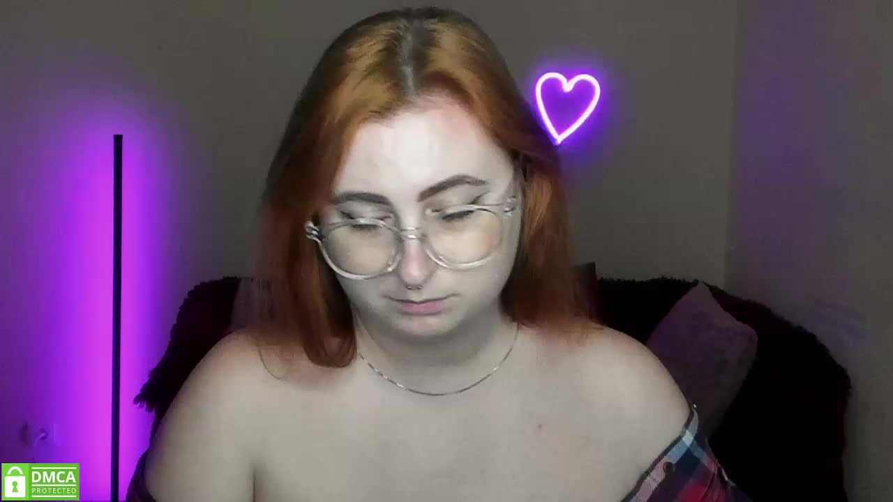 Aliciaredluv Live Sex December 17, 2025