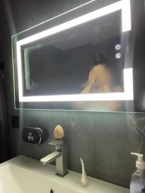 Potifays Live Sex December 18, 2025