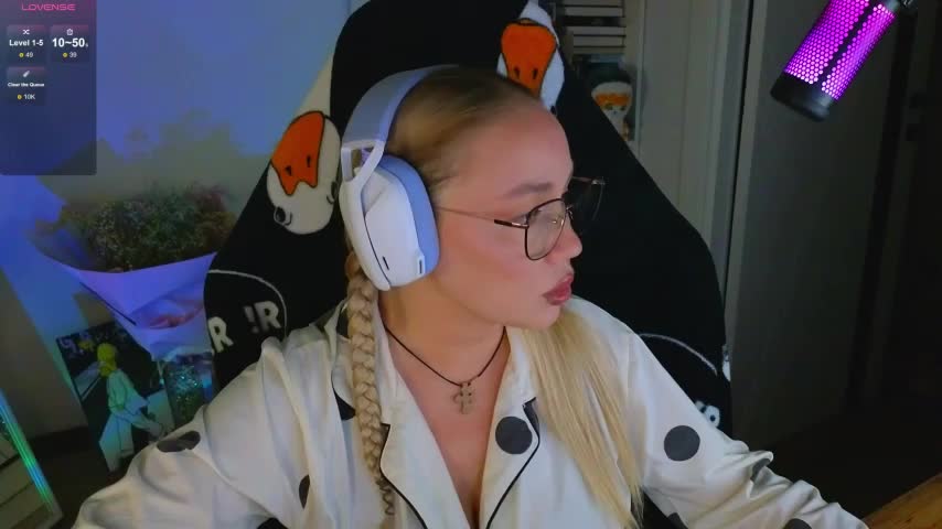 Emili1- Live Sex December 12, 2025