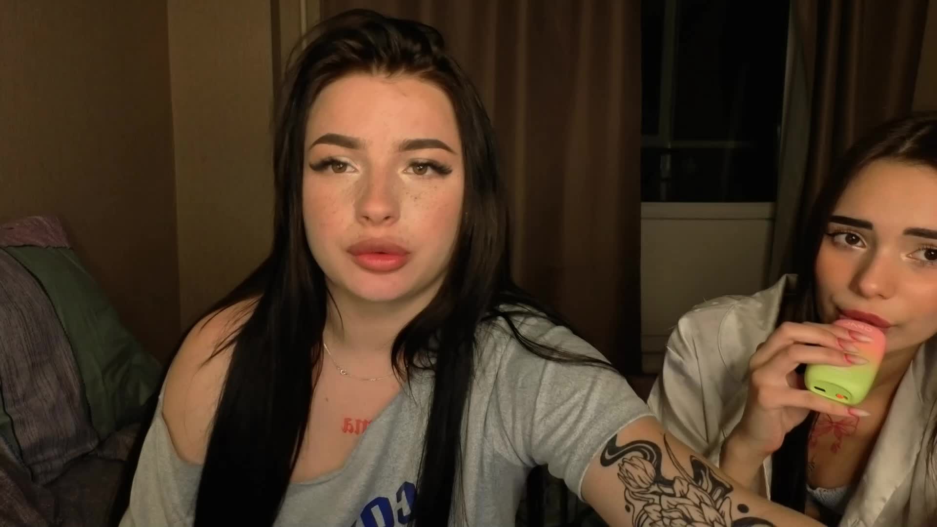 LisaAndDenis Live Sex December 18, 2025