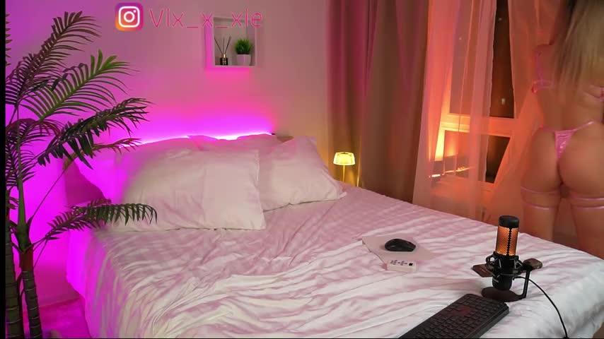 ViXXXiee Live Sex December 14, 2025