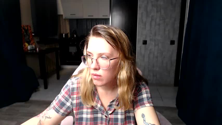 Reginasmilee Live Sex December 17, 2025