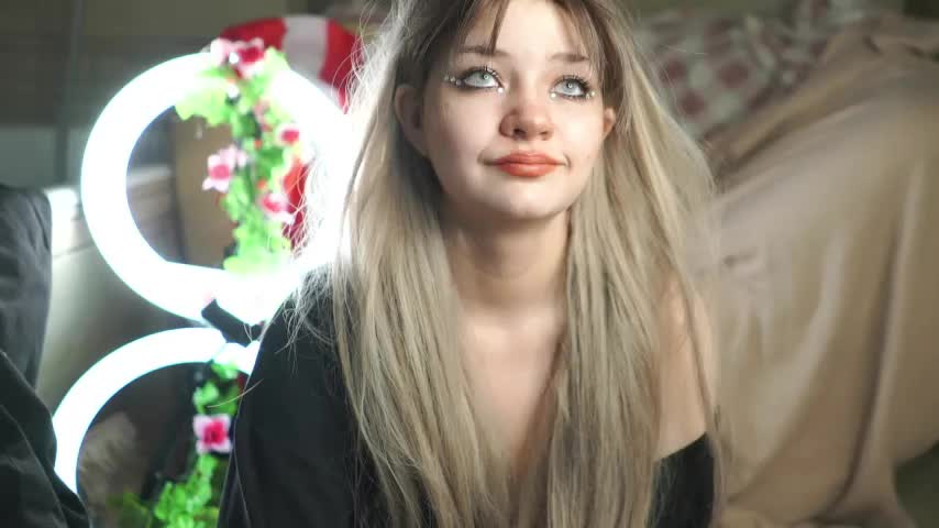 nikoli_naw Live Sex December 13, 2025