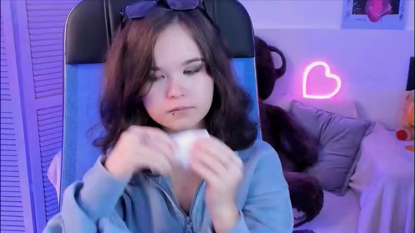 elainebeness Live Sex December 15, 2025