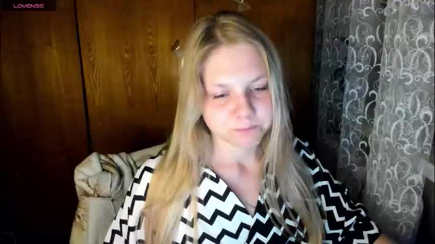 emmafrizea Live Sex December 14, 2025