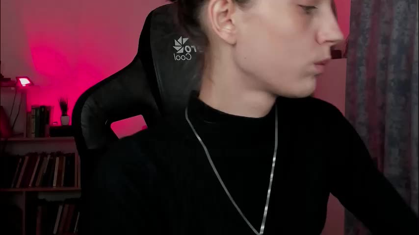 emilywiled Live Sex December 17, 2025