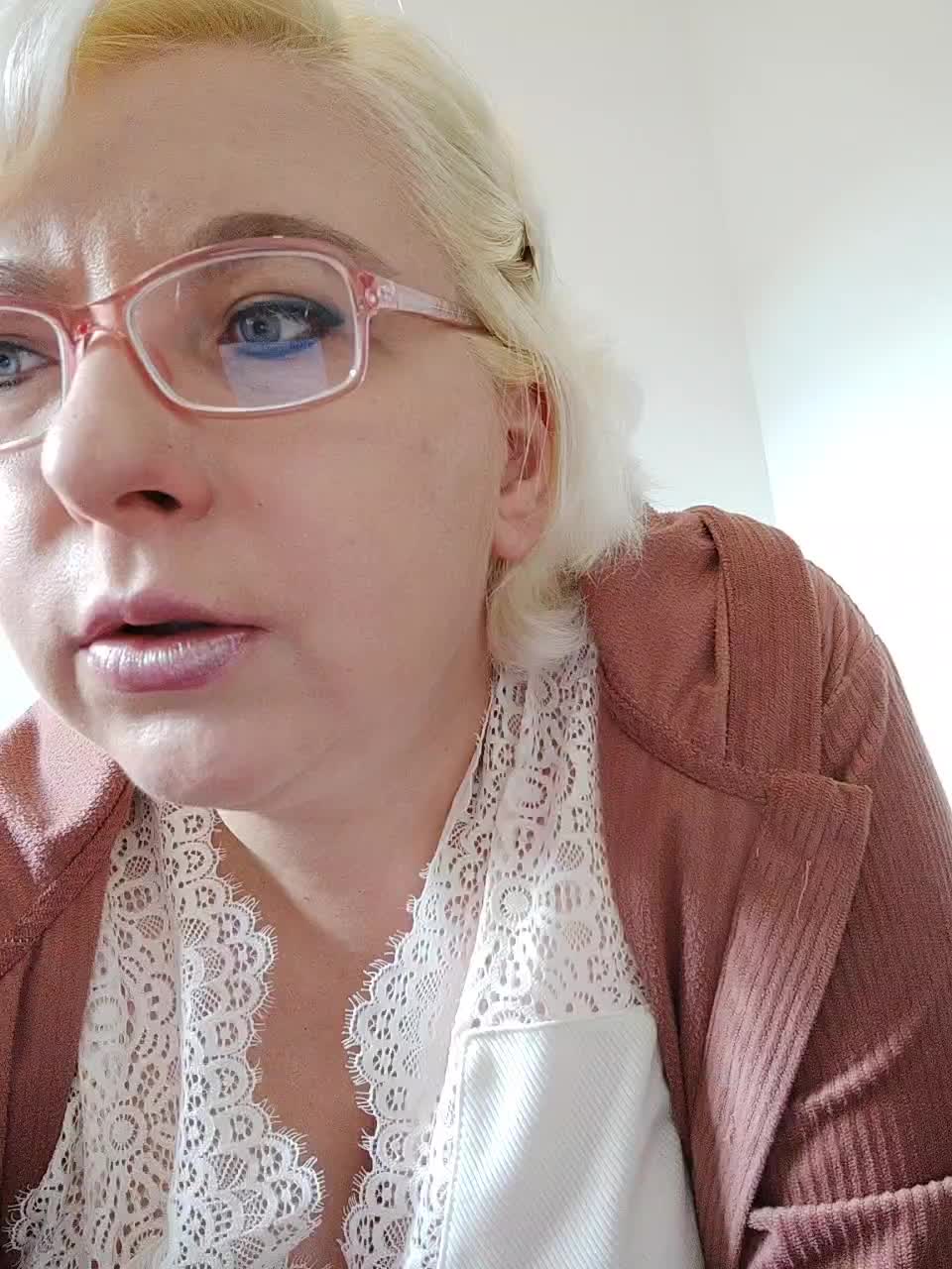 Vika211 Live Sex December 18, 2025