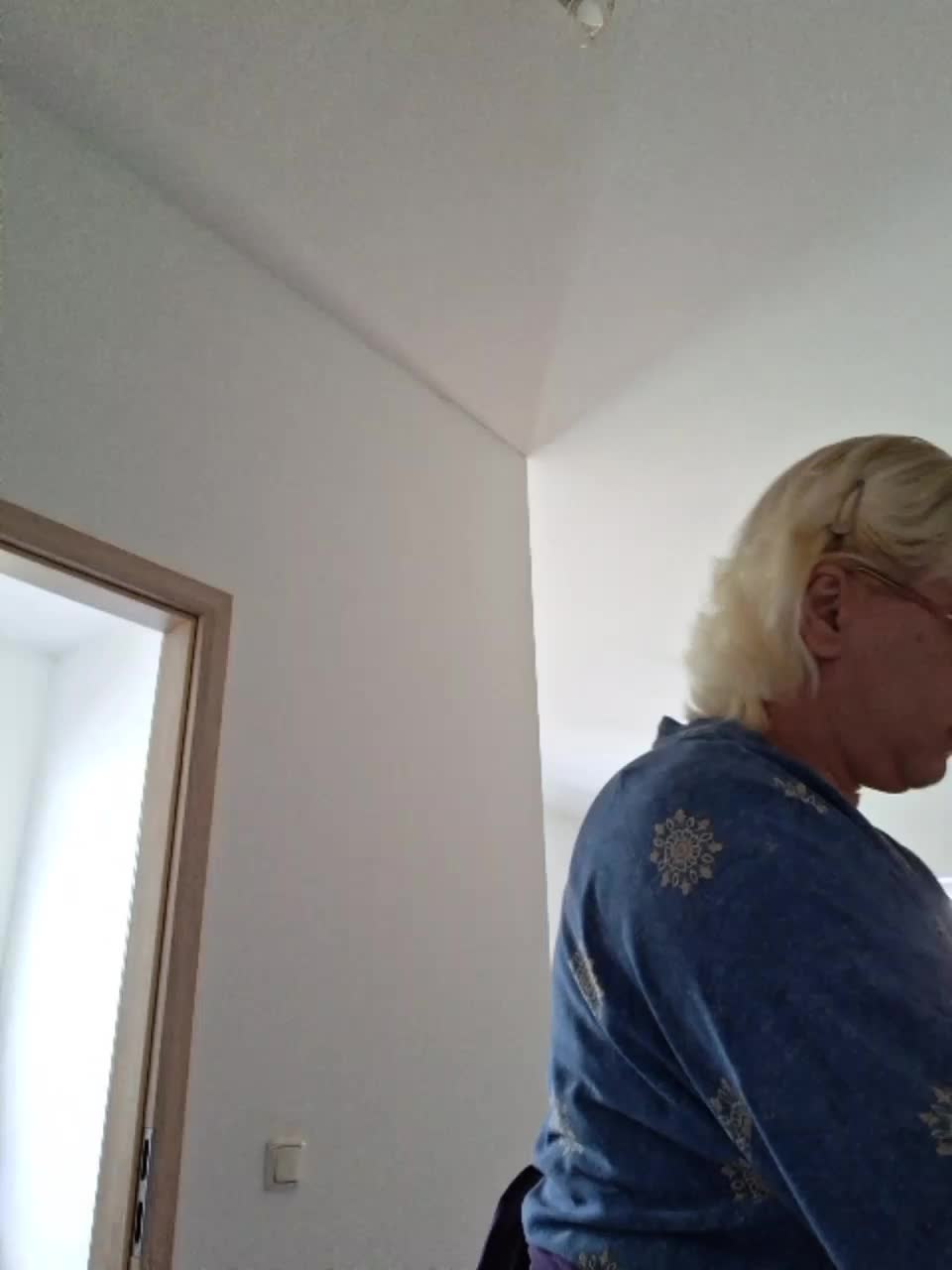 Vika211 Live Sex December 18, 2025