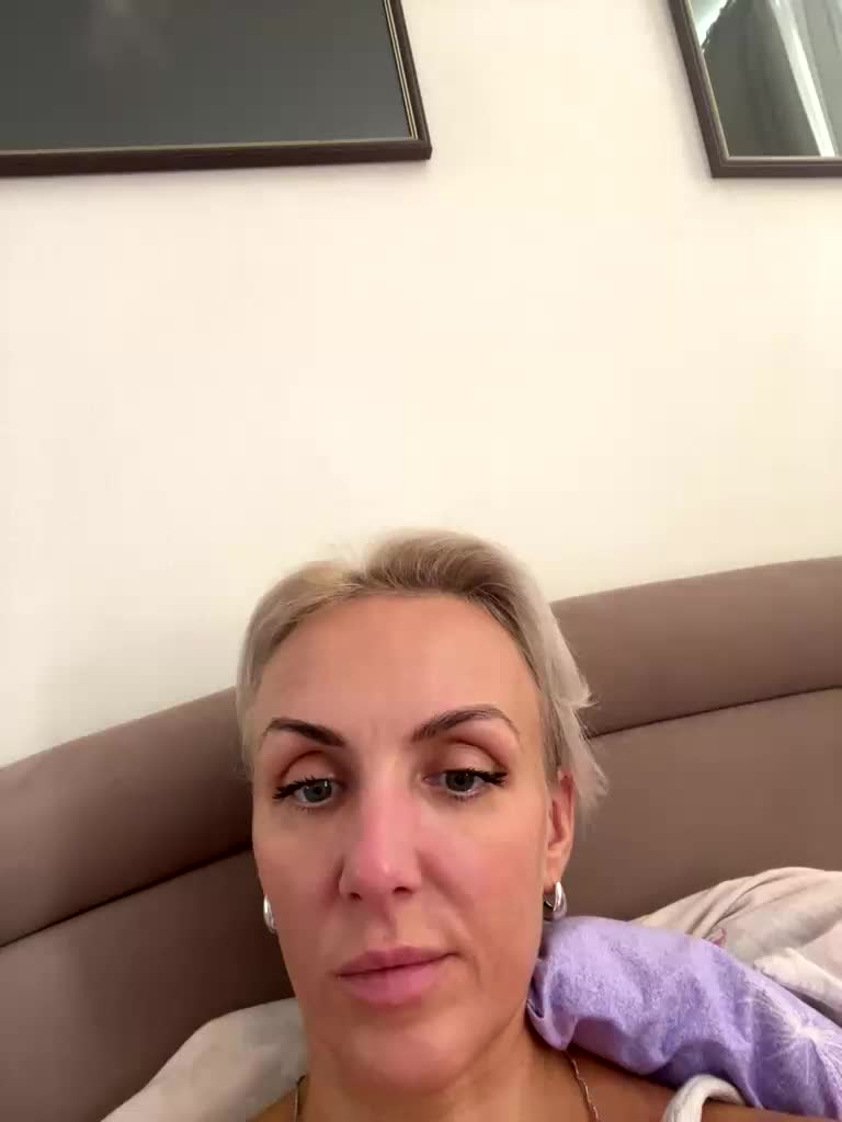 FemdomLedyMaria Live Sex December 18, 2025