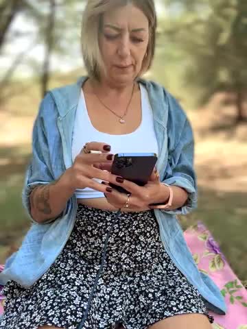 Milena-MilfaXXX Live Sex December 17, 2025