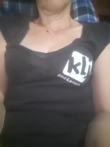 Fanny-MILf Live Sex December 14, 2025