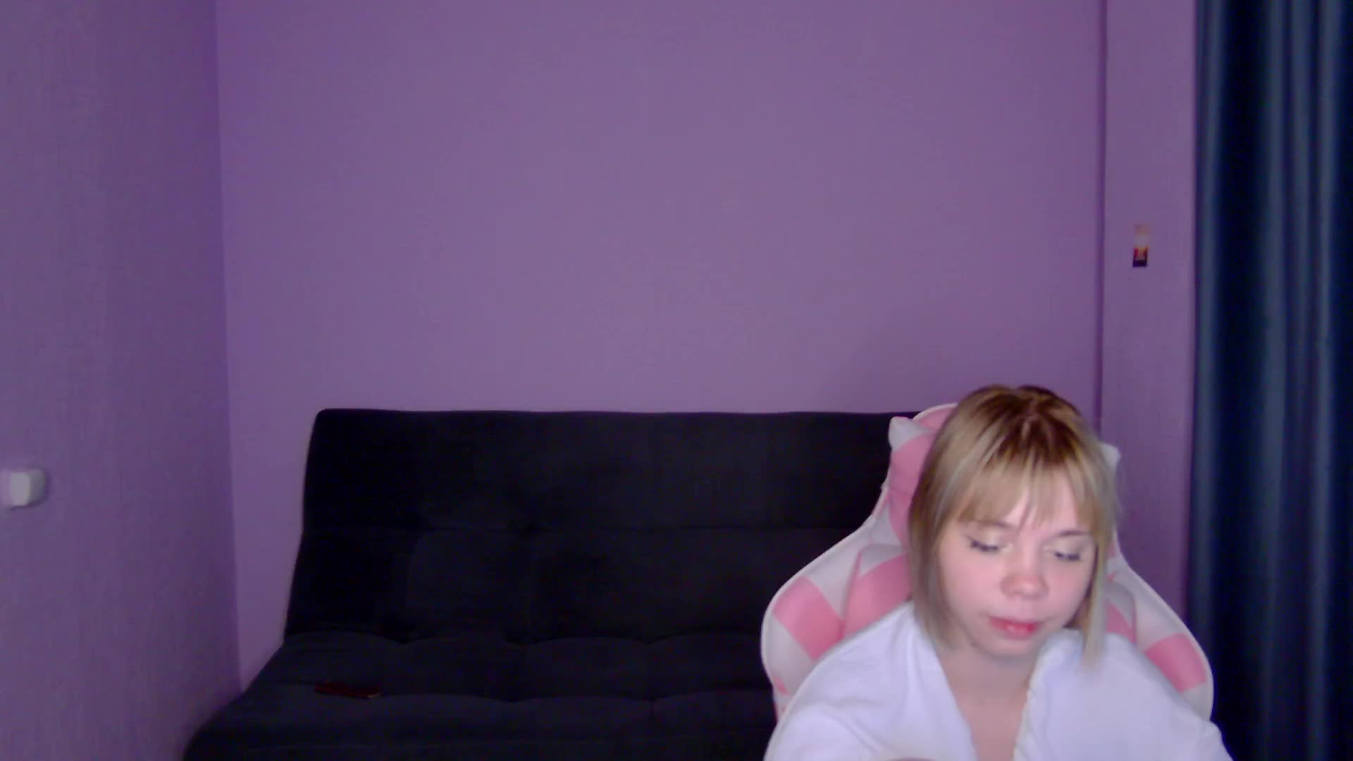 kittygold18 Live Sex December 14, 2025