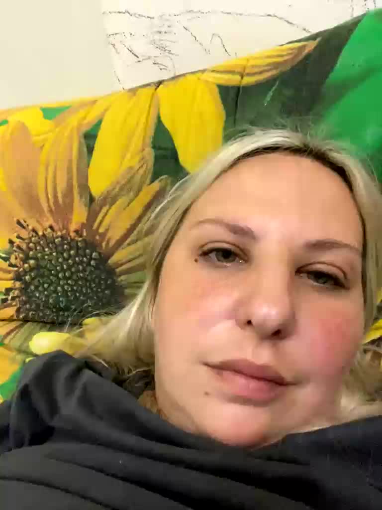 Roksi-8 Live Sex December 13, 2025