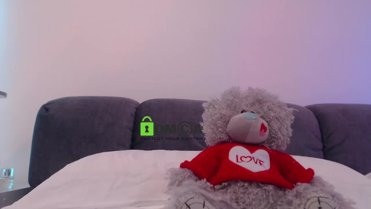 MaxineDi Live Sex December 13, 2025