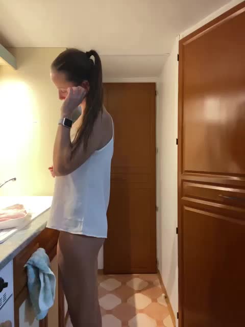 Miss_Milka Live Sex December 18, 2025