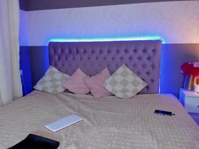 NikkiBust Live Sex December 14, 2025