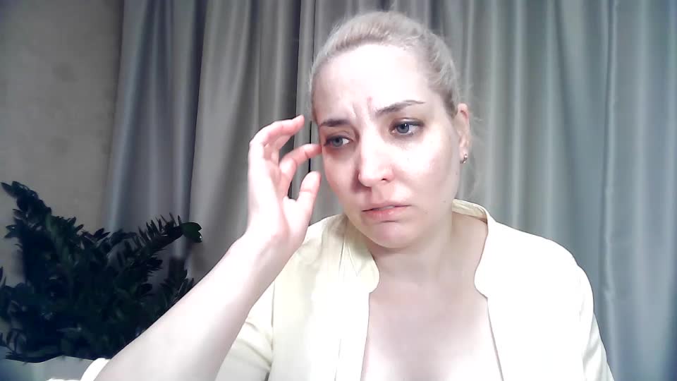 mariska-kiska Live Sex December 15, 2025