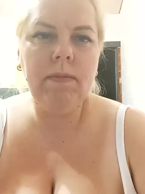 blondy_girl1499 Live Sex December 13, 2025