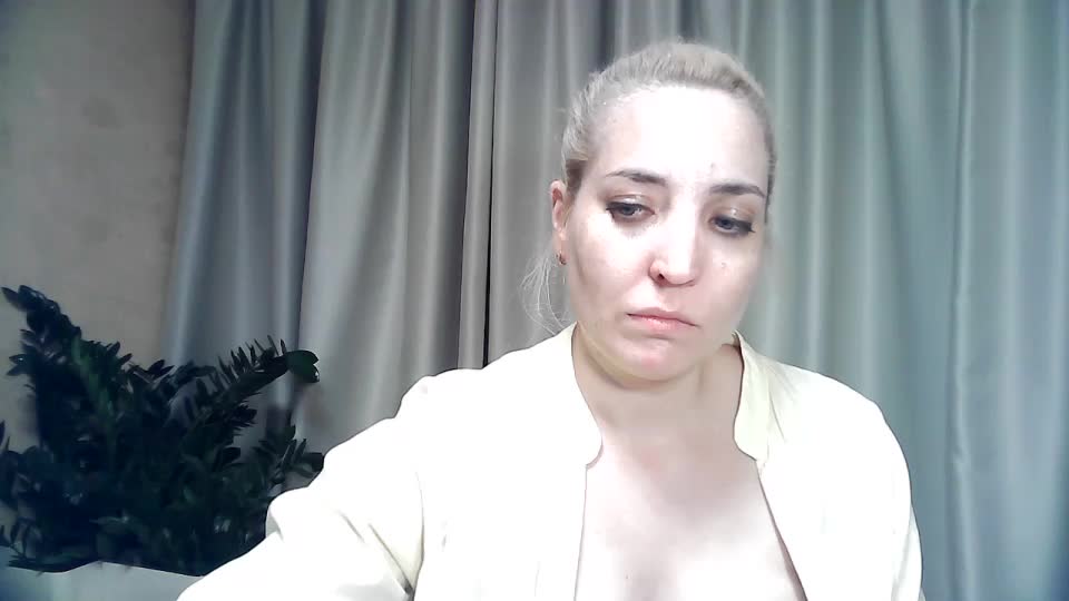 mariska-kiska Live Sex December 15, 2025