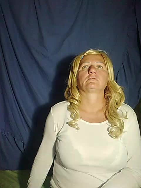 FameLara Live Sex December 17, 2025