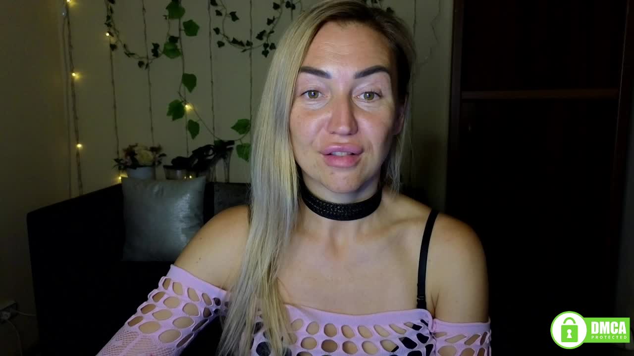 Jullyblondkiss Live Sex December 14, 2025