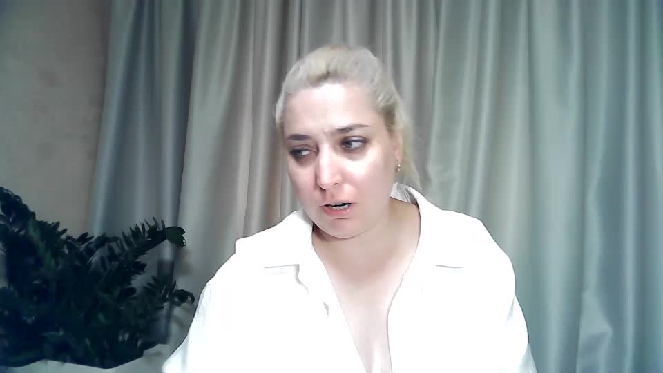 KickaIricka Live Sex December 14, 2025