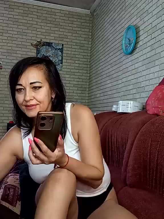 Lina-a-13 Live Sex December 14, 2025