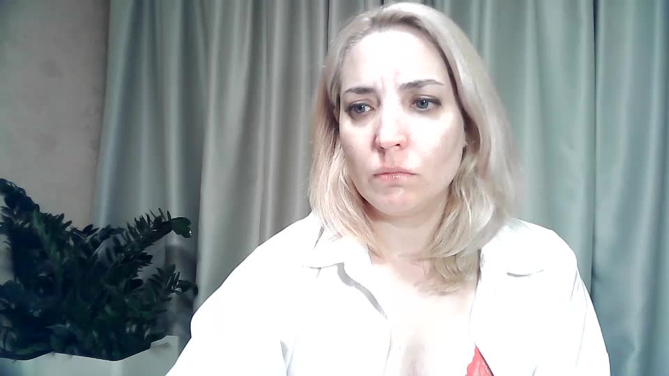 mariska-kiska Live Sex December 15, 2025