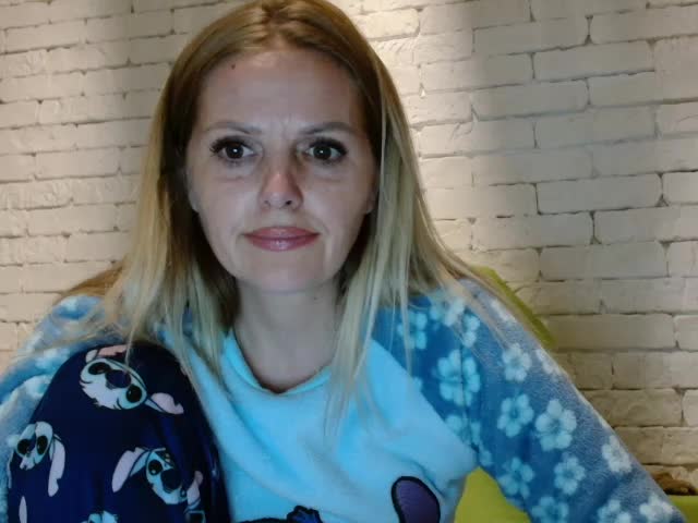 AngelAlone Live Sex December 17, 2025