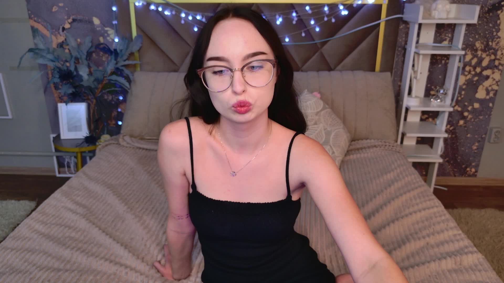 MonikaCarter Live Sex December 13, 2025