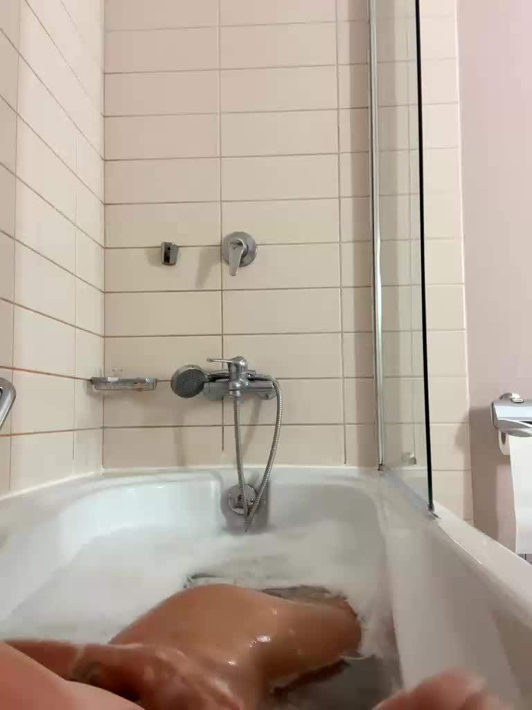 ValeryaGold Live Sex December 14, 2025