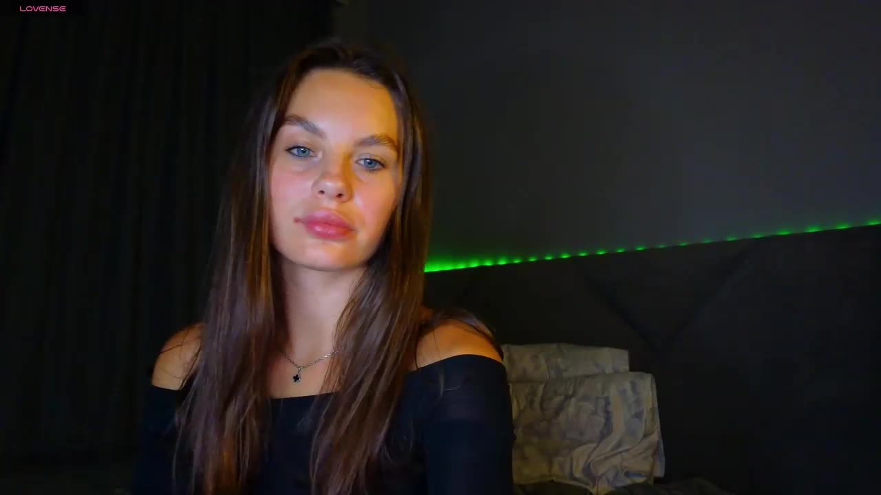 VALERIYAAA Live Sex December 15, 2025