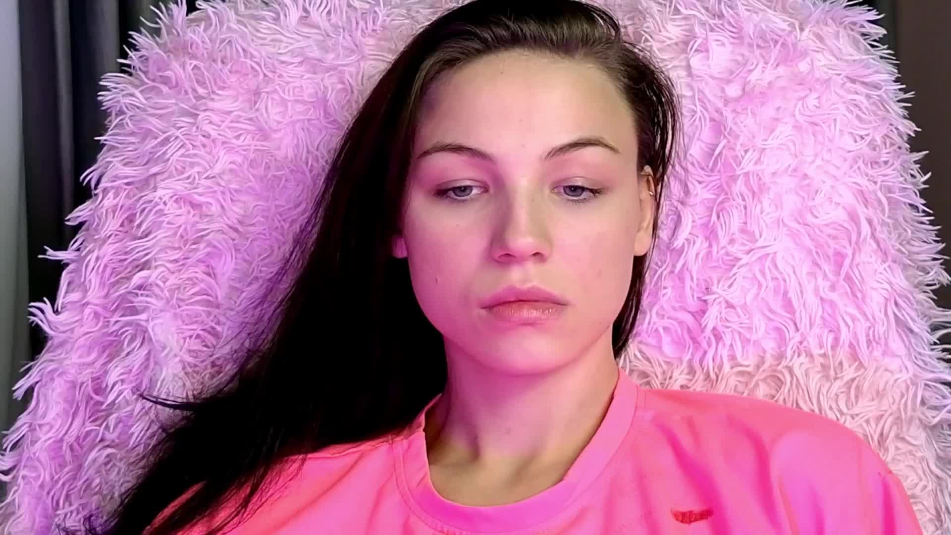 EmilyLuxxxury Live Sex December 13, 2025