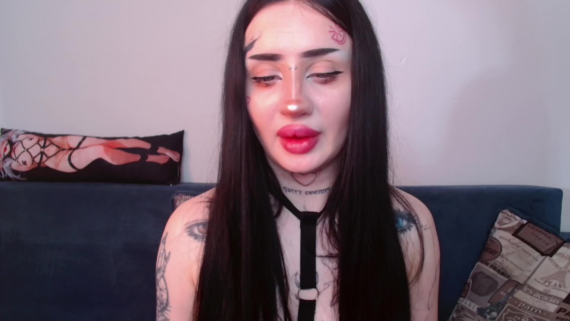 lisa-tatt Live Sex December 13, 2025