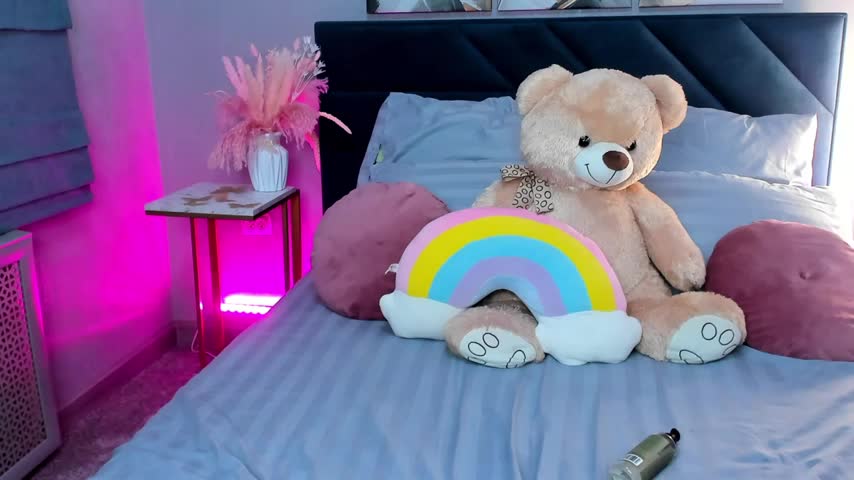 Curvy_Dynamite_ Live Sex December 15, 2025