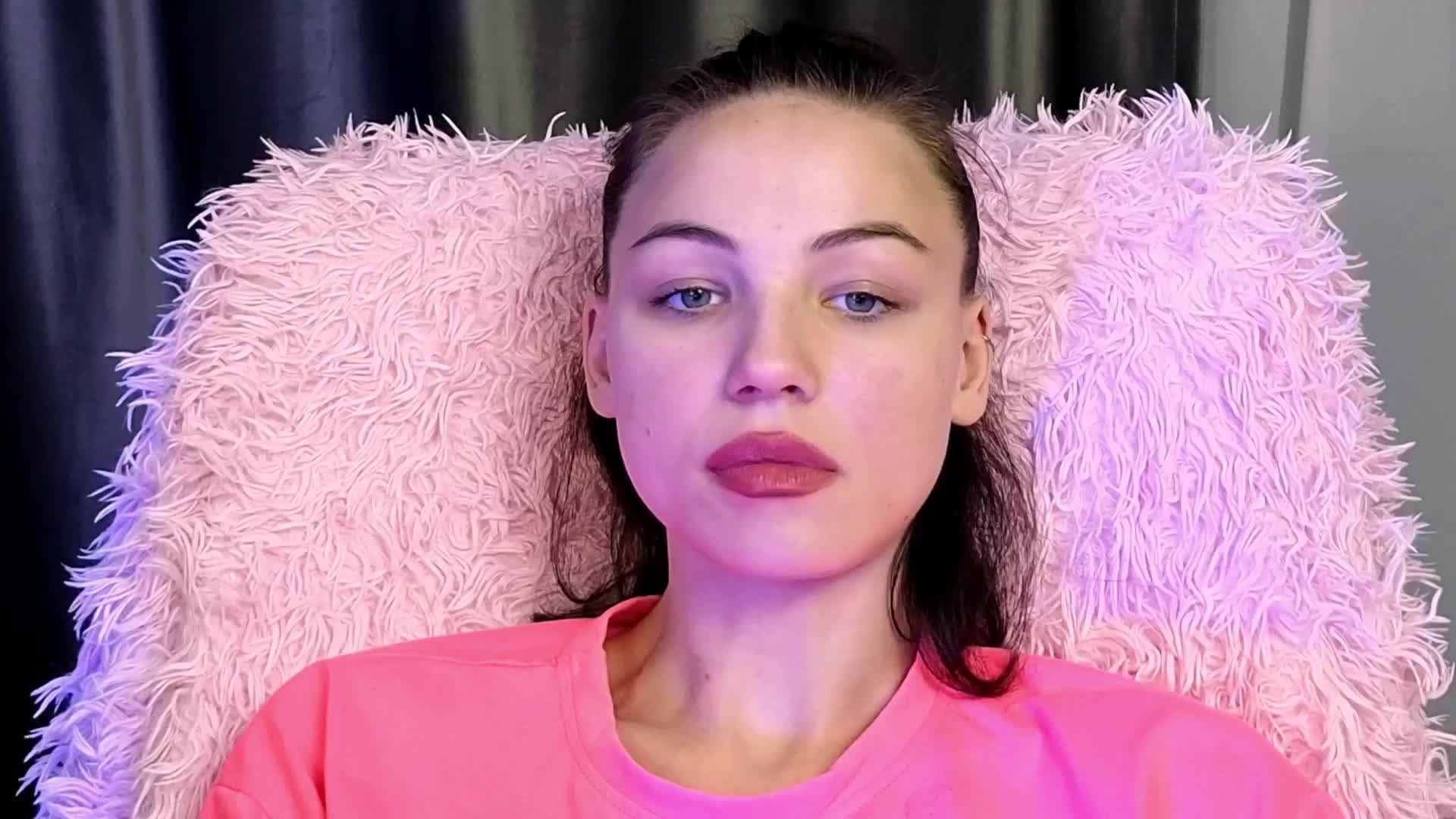 EmilyLuxxxury Live Sex December 13, 2025