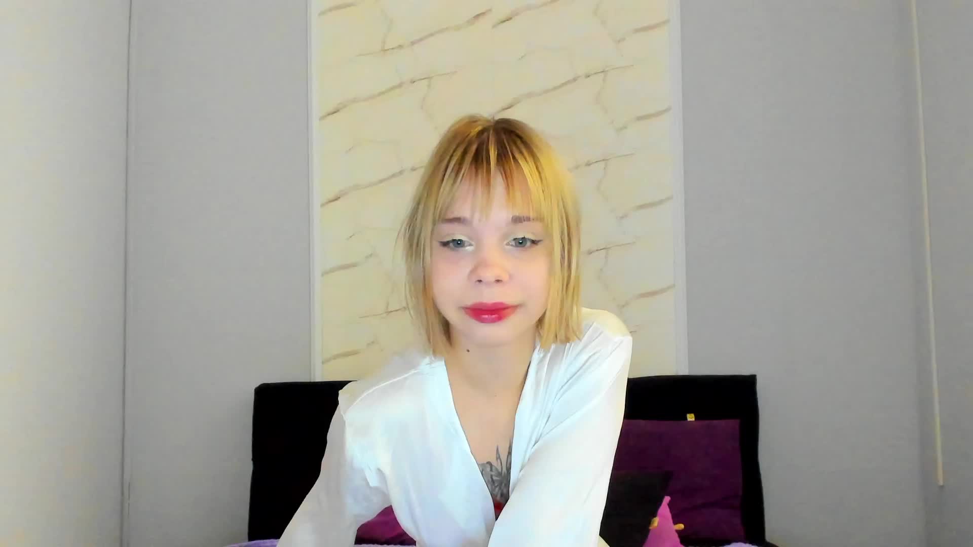 kittygold18 Live Sex December 14, 2025