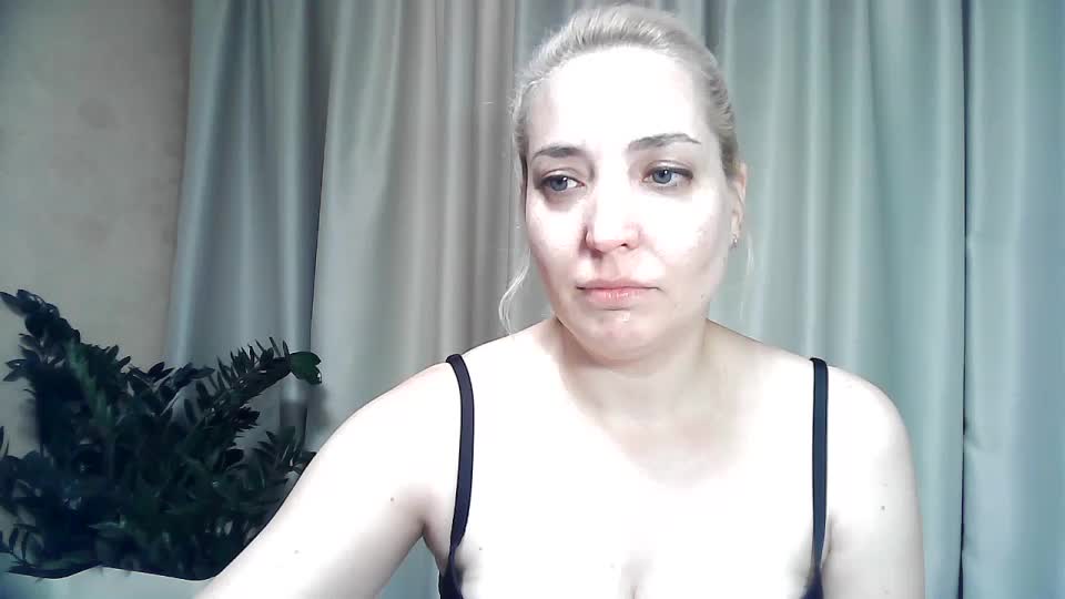 mariska-kiska Live Sex December 15, 2025