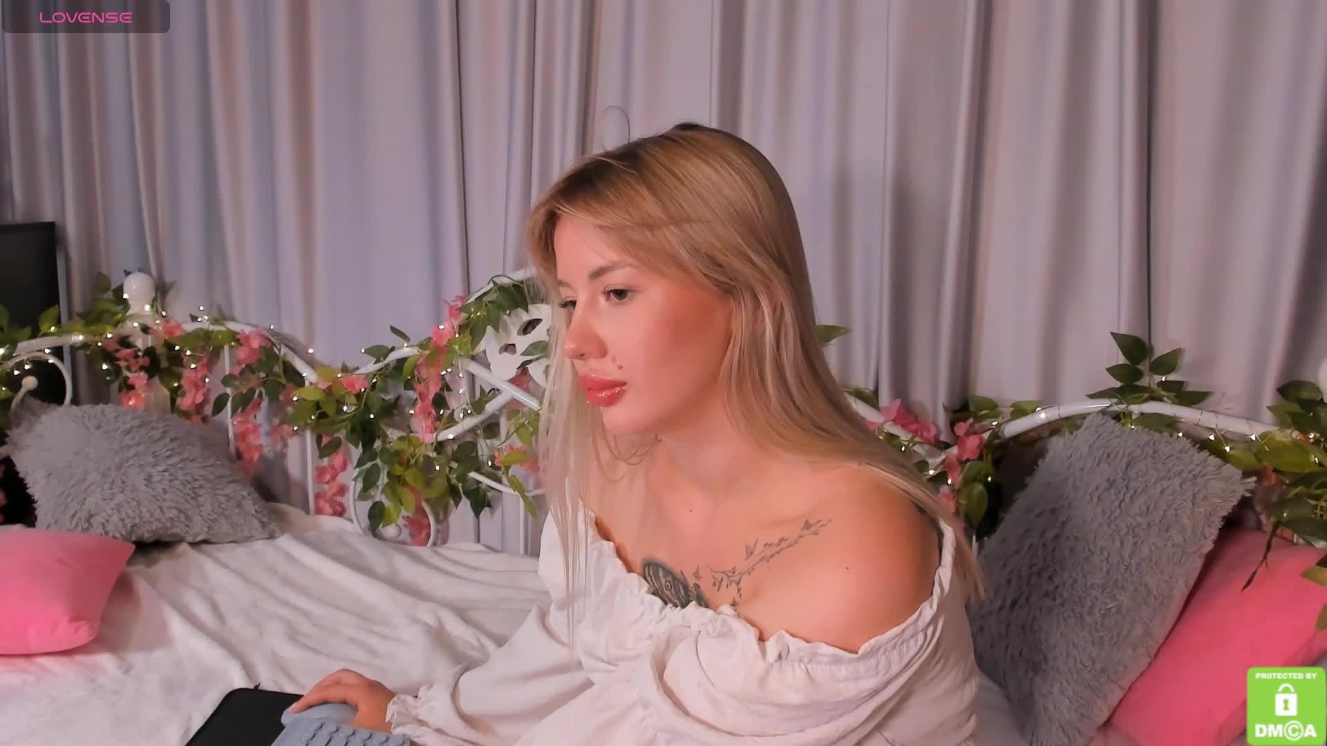 Jane-sensitive Live Sex December 14, 2025