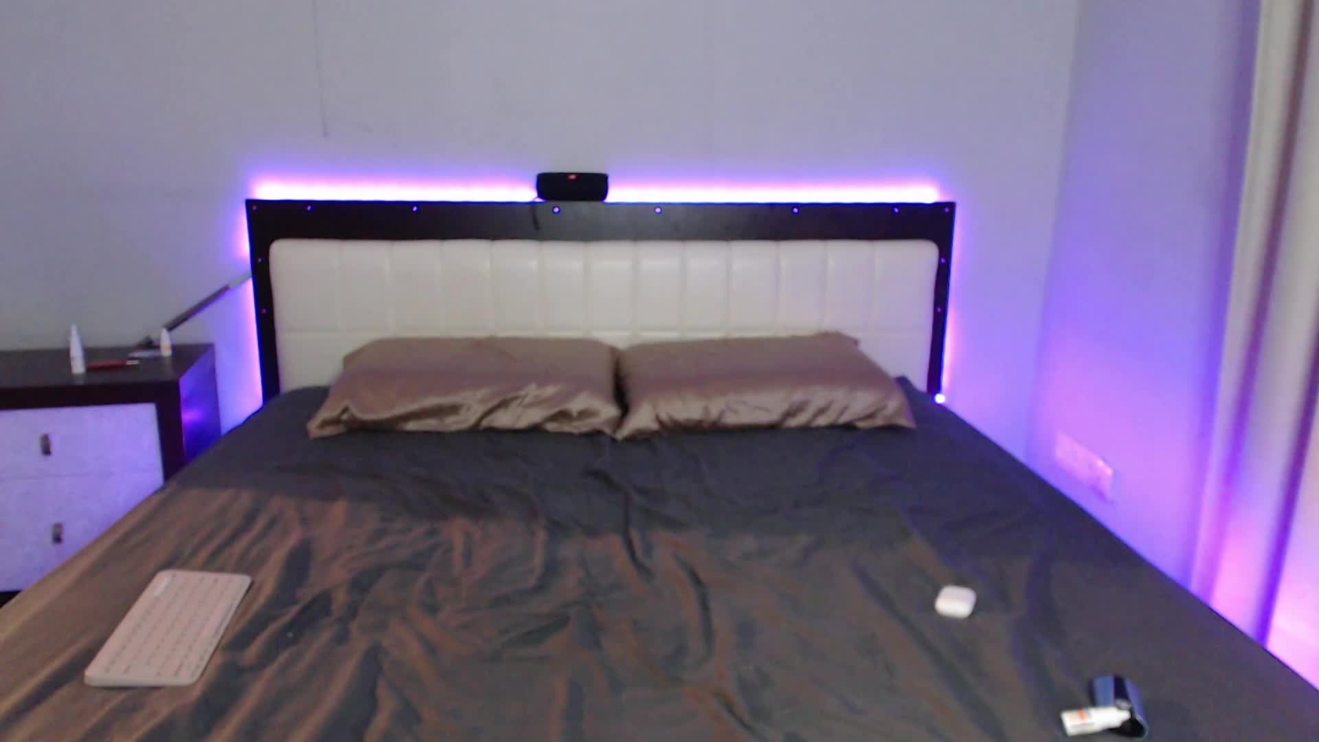 Iloniyaa Live Sex December 13, 2025