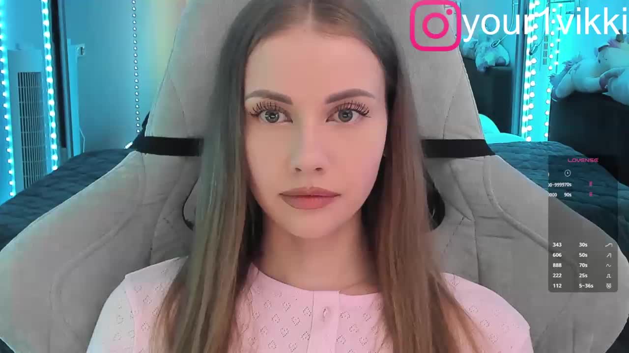 VikkiExtraCheese Live Sex December 19, 2025