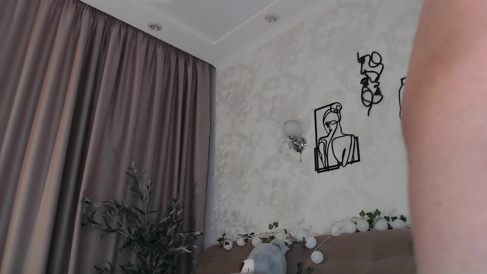 EmilyAngel Live Sex December 17, 2025