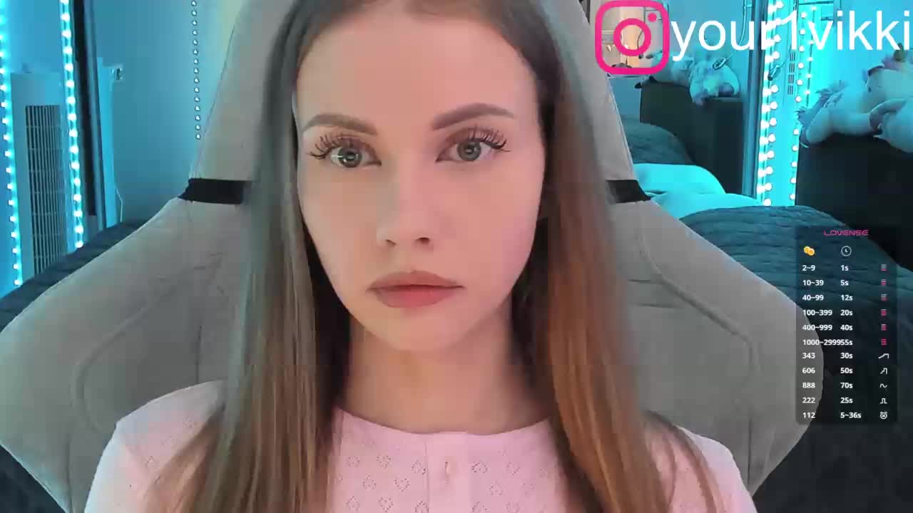 VikkiExtraCheese Live Sex December 19, 2025