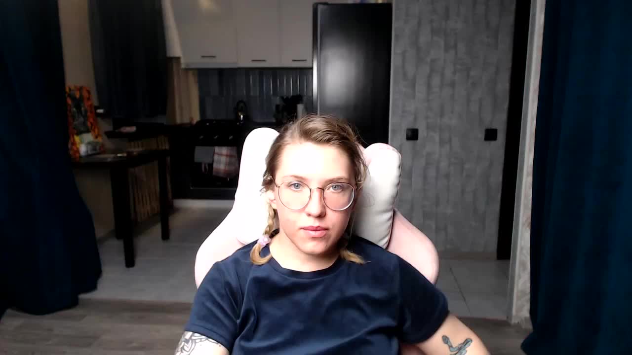 Regimasmile Live Sex December 18, 2025