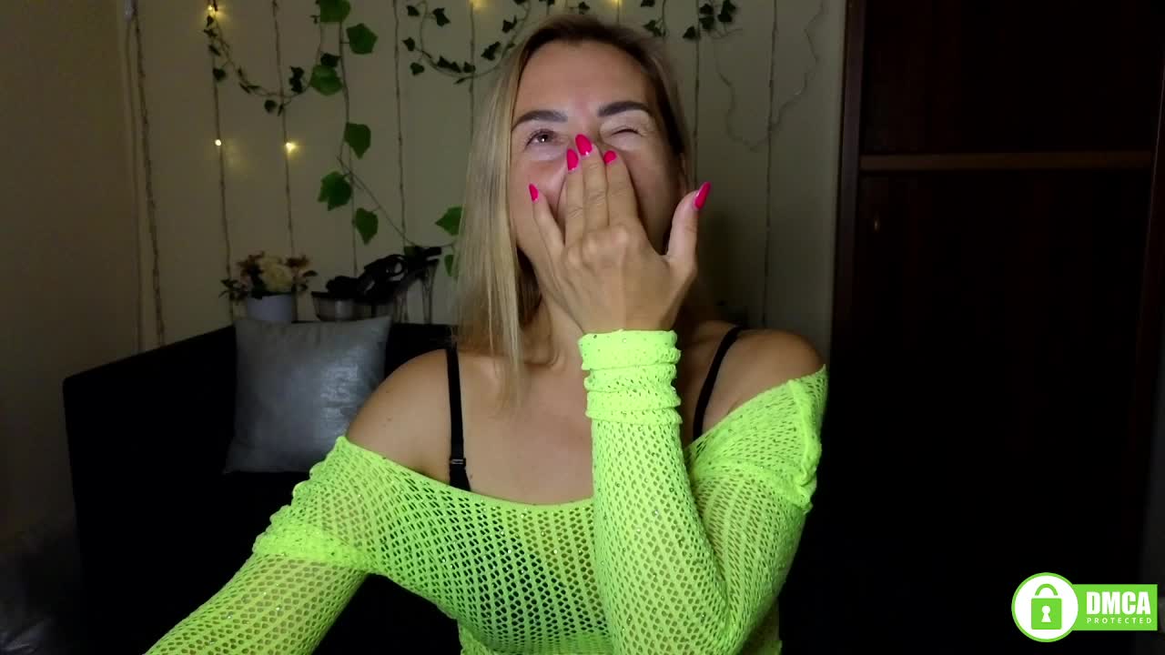 Jullyblondkiss Live Sex December 14, 2025