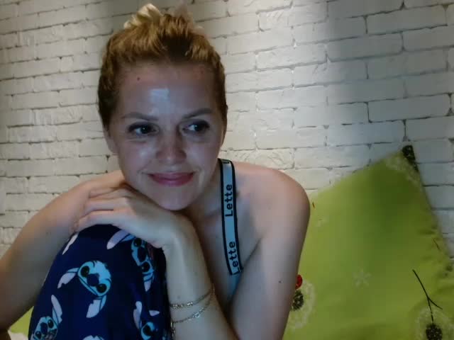 Angel_girllovemy Live Sex December 15, 2025