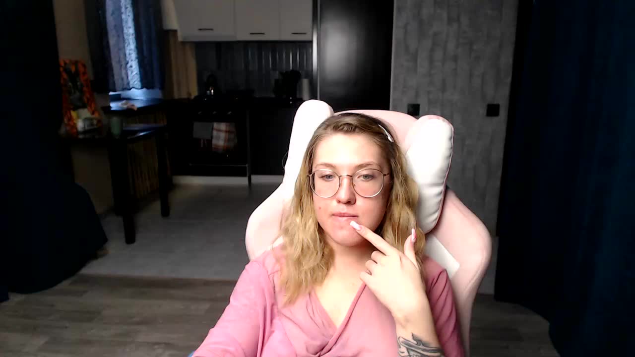 Regimasmile Live Sex December 18, 2025