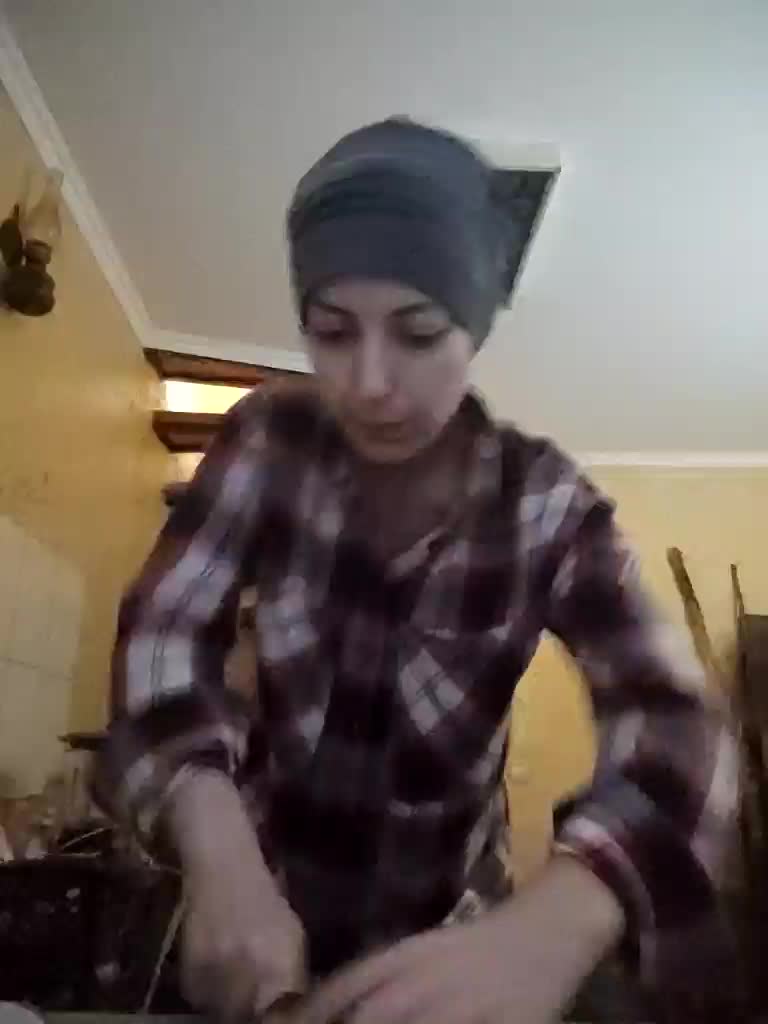 Kira700cams Live Sex December 14, 2025