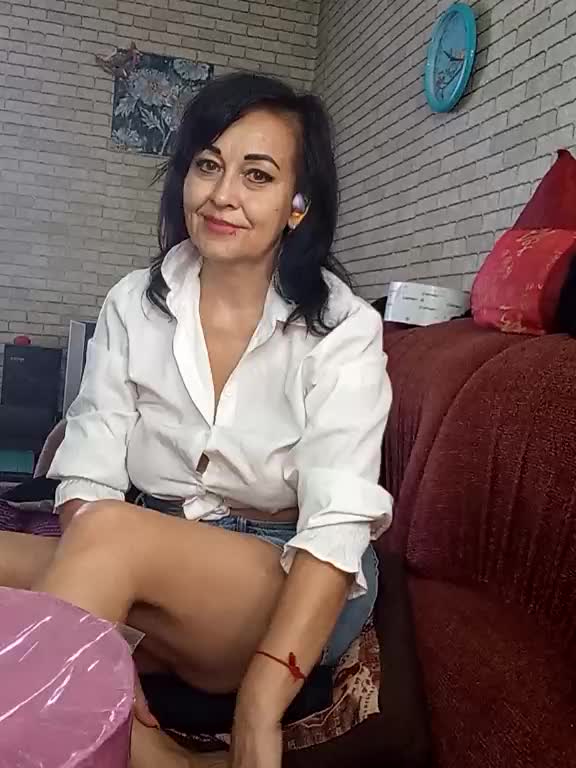 Lina-a-13 Live Sex December 14, 2025