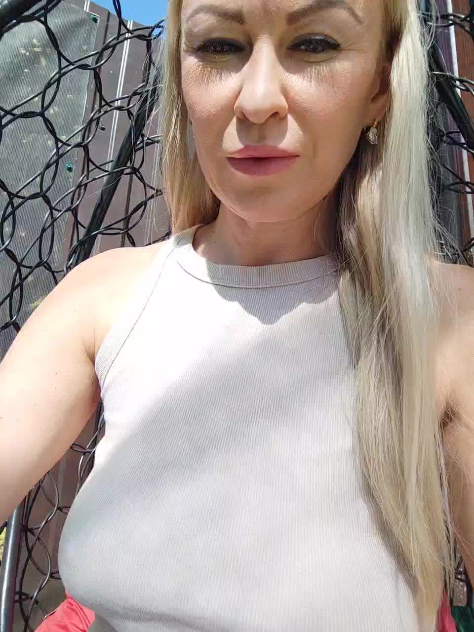 Blondi_Love Live Sex December 18, 2025